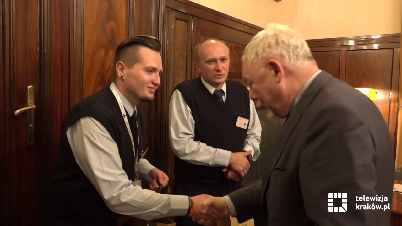 Kierowca i motorniczy MPK z wizytą u prezydenta Krakowa